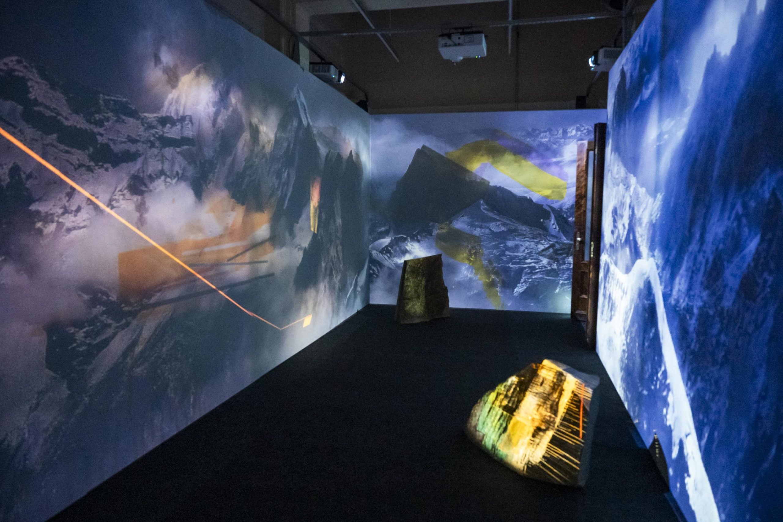 016_Abertura_Em.Torno.Do.Sol_Foto.Andréa.Graiz